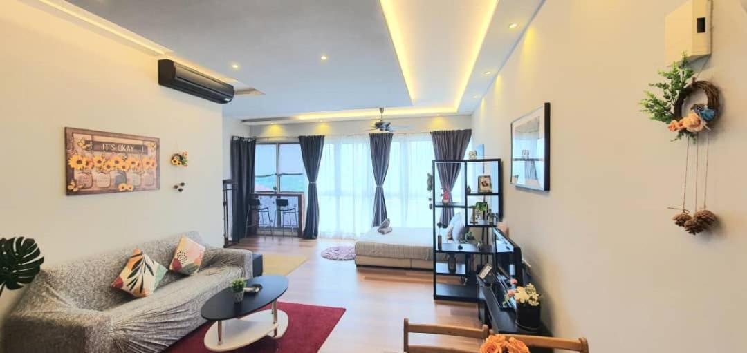 Regalia Suites Klcc View Rooftop Infinity Pool By Angkasa Homes Kuala Lumpur Exterior foto