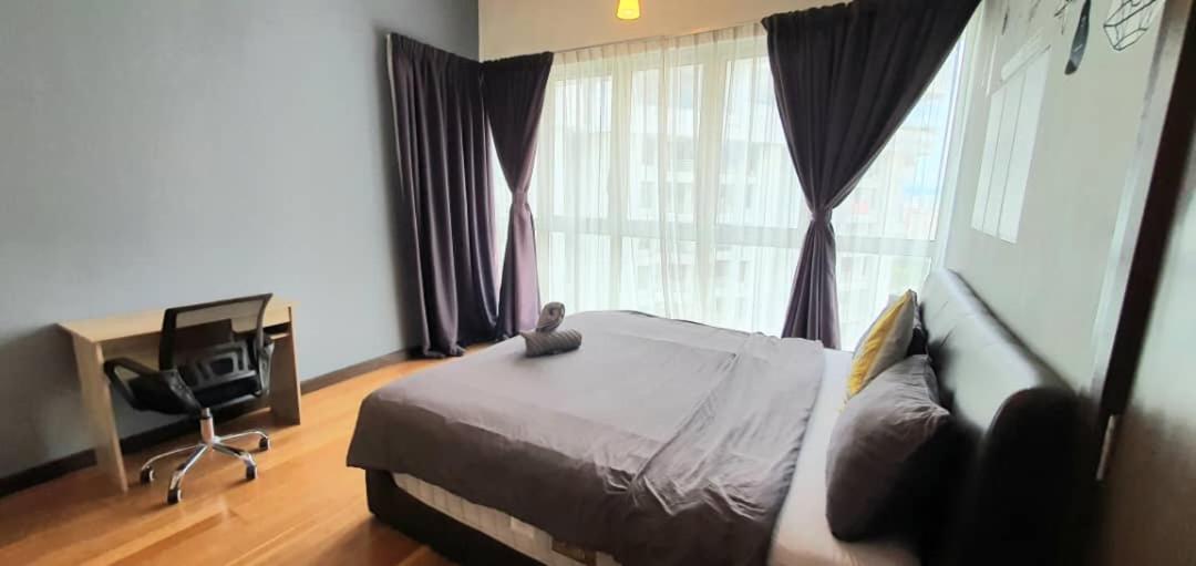 Regalia Suites Klcc View Rooftop Infinity Pool By Angkasa Homes Kuala Lumpur Exterior foto